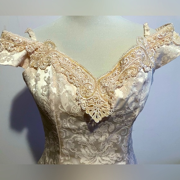 Zum Zum Juniors Formal Dress, Size 7/8 ( Juniors), Peach, Metallic Threading - Picture 2 of 8